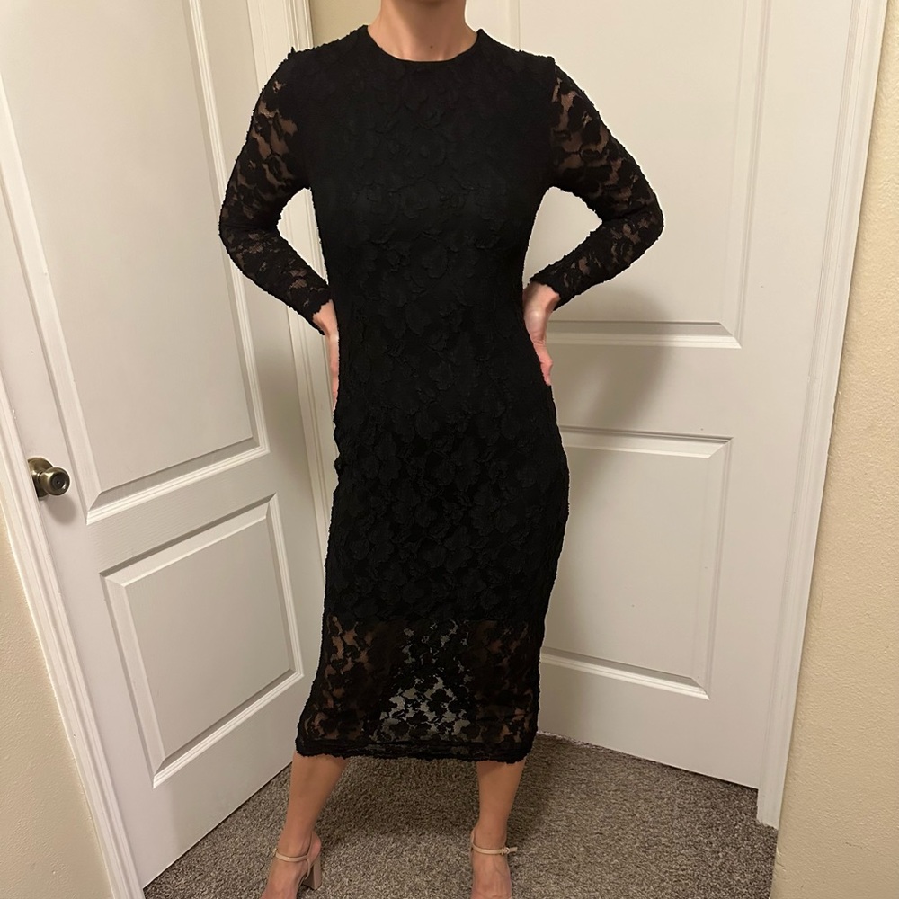 Elegant Black Lace Long-Sleeve Women’s Dress
